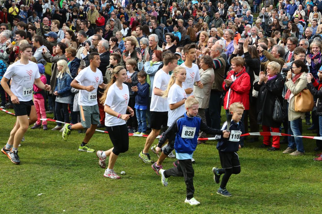 Flame for Peace – Ankunft im Elisengarten© Andreas Steindl